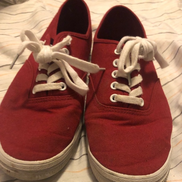 Red flats - Picture 2 of 5